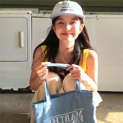 为黛茜小姐开车